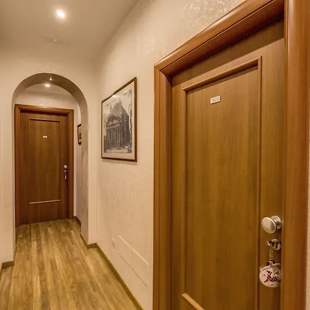 Gasthuis Floor Colosseo Rome