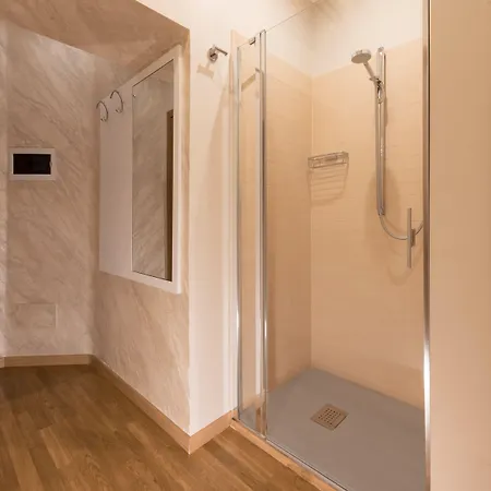 Gasthuis Floor Colosseo 4*